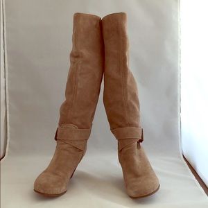 Sole Society Valentina taupe suede boots (size 6)